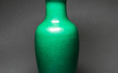 Chinese apple-green crackle glazed vase