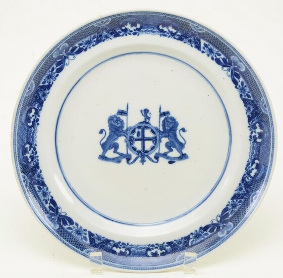 Chinese export porcelain plate, circa 1800. Underglaze