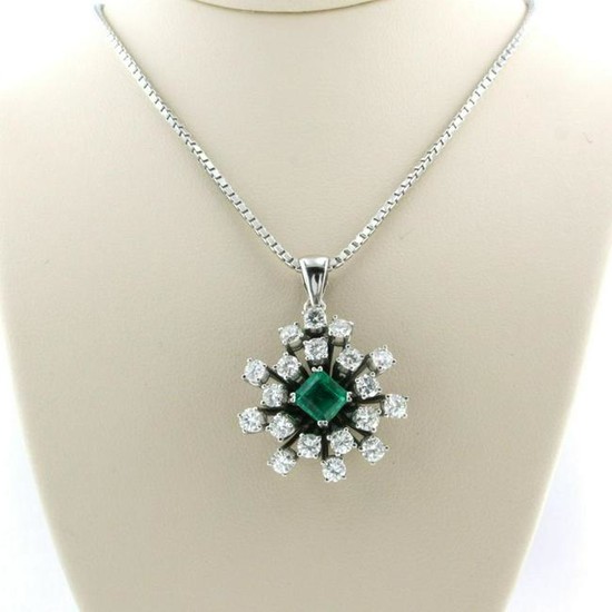Diamond necklace with emerald