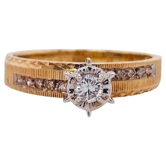 Estate Diamond Engagement Ring in 14K Gold with Lines and Diamond Cut Patterns