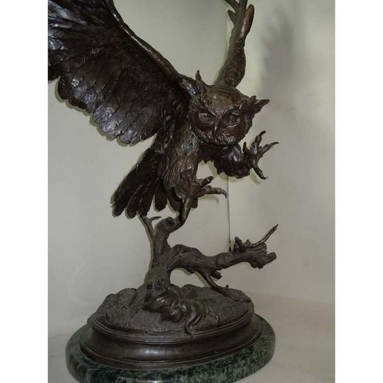 FRENCH BRONZE FIGURE OF AN OWL AFTER JULES MOIGNIEZ