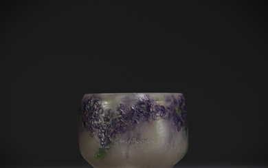 Gabriel ARGY-ROUSSEAU (1885-1953) Vase pâte de verre au "Lichen" vers 1919. Signé G Argy-Rousseau. Poids:...