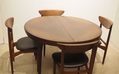 Kurt Ostervig (1912-1986) : Partie de salle à manger, composée d'une table : Plateau circulaire...