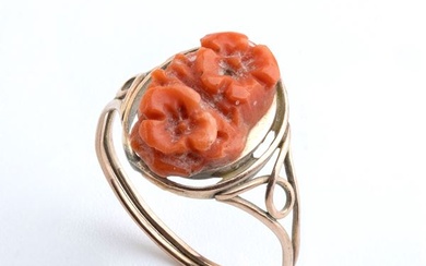 Mediterranean coral gold ring, Late 19th, early 20th century
