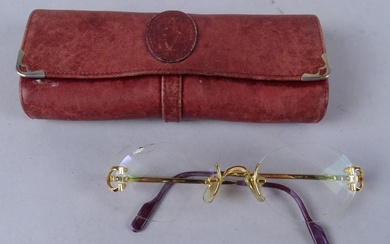 Mode: CARTIER paire de lunettes à monture en métal doré numéroté 185347 (verre écl) dans...