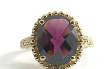Oval Purple Rhodolite Garnet Gemstone Milgrain Ring 14K Yellow Gold, 3.30 Grams