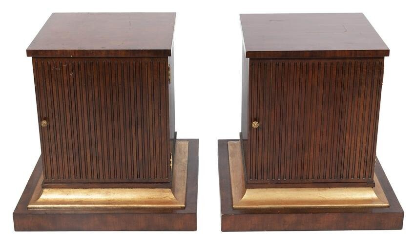 PAIR OF CLASSICAL-STYLE PLINTH TABLES Late 20th