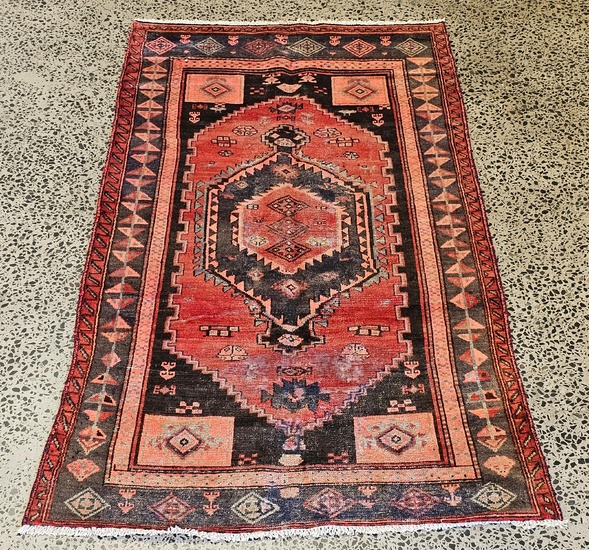Persian hand knotted pure wool Hamadan carpet 208 x 115cm