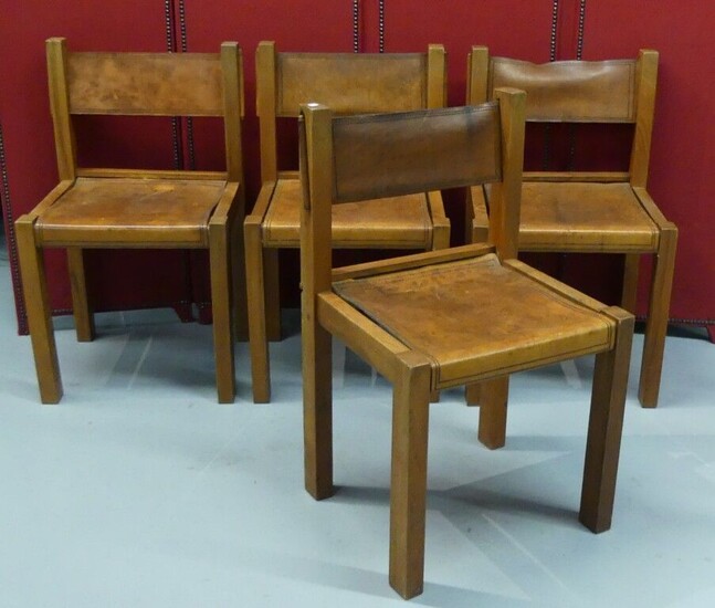 Pierre Chapo. 4 chaises en bois naturel et cuir. H. ?