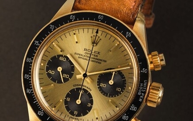 Rolex. Beau et rare chronographe bracelet en or jaune 18K (750) mouvement mécanique Rolex. ......