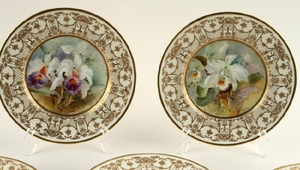 SET 12 ROYAL DOULTON HAND PAINTED CABINET PLATES