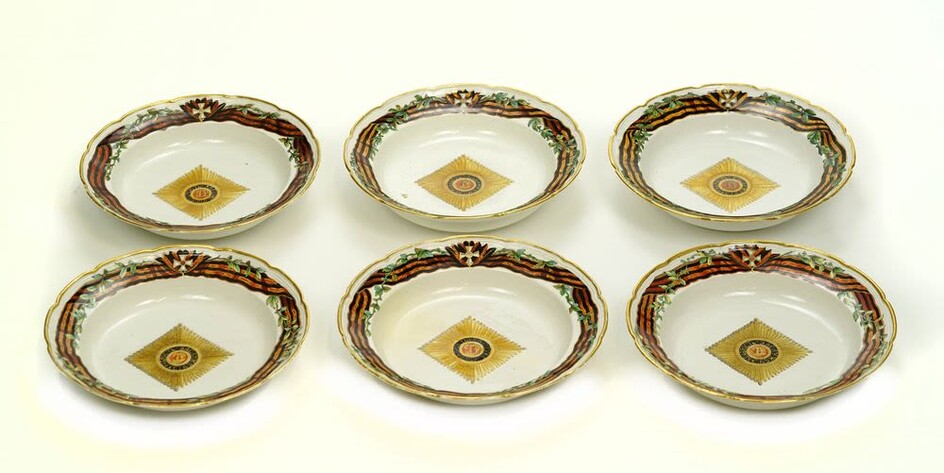 SET OF 6 PORCELAIN PLATE FROM THE ORDER OF ST. GEORGE SERVICE The Imperial porcelain factory of Francis Gardner, Kozlov Gavriil Ignatievich, Russia, 1777-1778 (reign of Empress Catherine II of Russia)