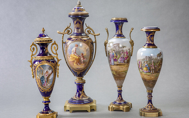 Set of four porcelain vases in Sévres cobalt blue with gilt bronze bases and mounts. Enameled scenes, signed. Two with lids (one consolidated and missing). Height: 46 cm. Exit: 400uros. (66.554 Ptas.)