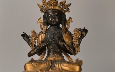 TIBET. Statue de Bodhisattva en cuivre repoussé; à...