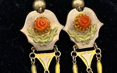 14 kt. Gold - Earrings Coral