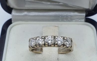 18 kt. Gold - Ring - 0.90 ct Diamond