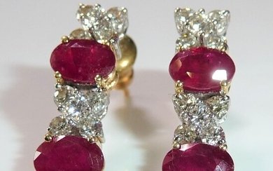 18 kt. White gold, Yellow gold - Earrings - 2.00 ct Rubies - 0.84 ct. Diamonds / brilliant cut