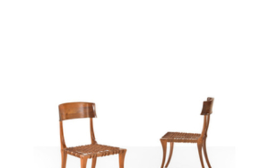 Terence Harold Robsjohn-Gibbings (1905-1976) Paire de chaises