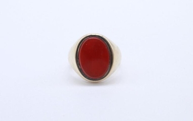 9ct Gold Signet Oval Carnelian Ring Metal: Yellow Gold...