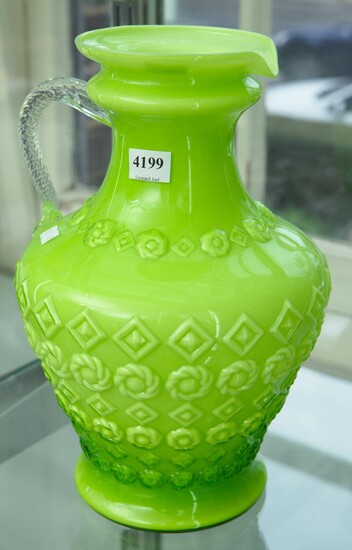 A 1950S ITALIAN GREEN GLASS JUG VASE H.30CM