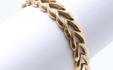 A BRACELET, 18K gold, Italy. Weight about 19.8 grams.