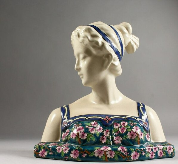A FRENCH PORCELAIN BUST, head and shoulders of a lady.