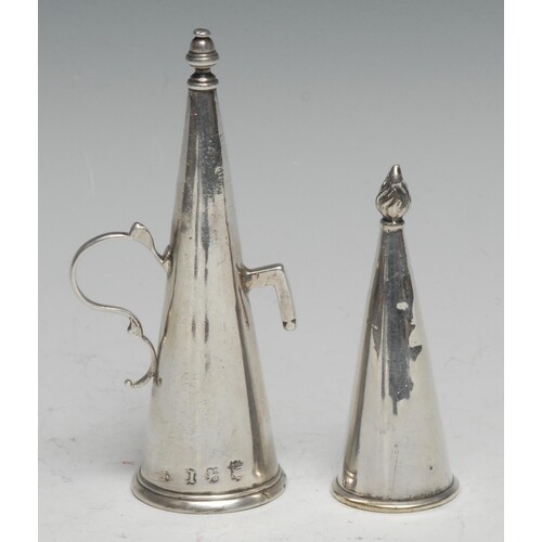 A George II silver conical candle snuffer, scroll handle, 11...