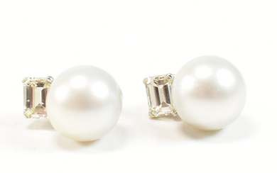 A PAIR OF WHITE GOLD DIAMOND & PEARL EARRINGS