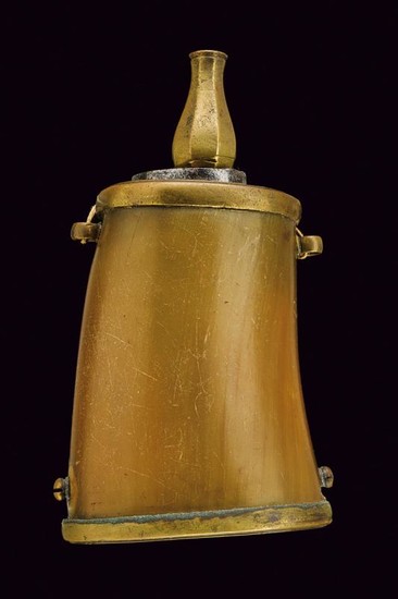 A POWDER FLASK WITH THE COAT-OF-ARMS OF JOSEPH-ALFRED CARDINAL FOULON ARCHBISHOP OF LYON