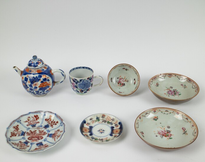 A collection of Chinese en Japanese porcelain