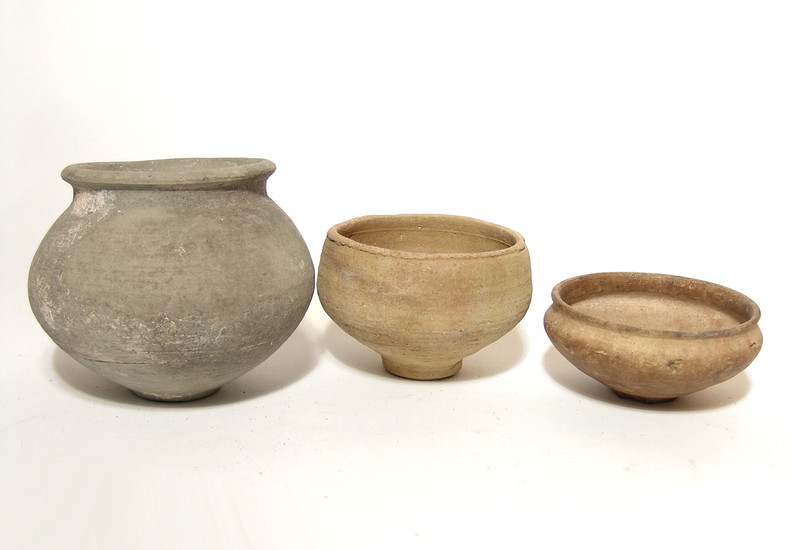 A group of 3 Roman ceramic vessels