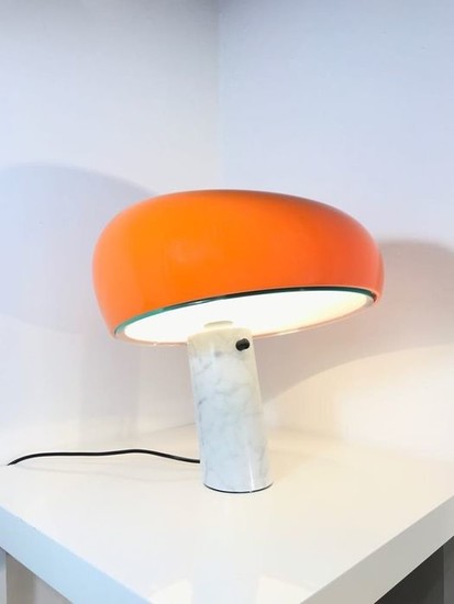 vulkansk Forbandet lave et eksperiment Achille Castiglioni - Flos - SNOOPY ORANGE LIMITED EDITION table lamp in  Italy