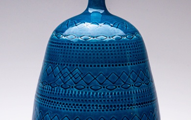 An Italian Ceramiche Tadinate slender necked vase, (H:30cm, Dia:16cm)