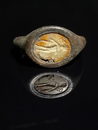 Ancient Roman Bronze Ring with intaglio