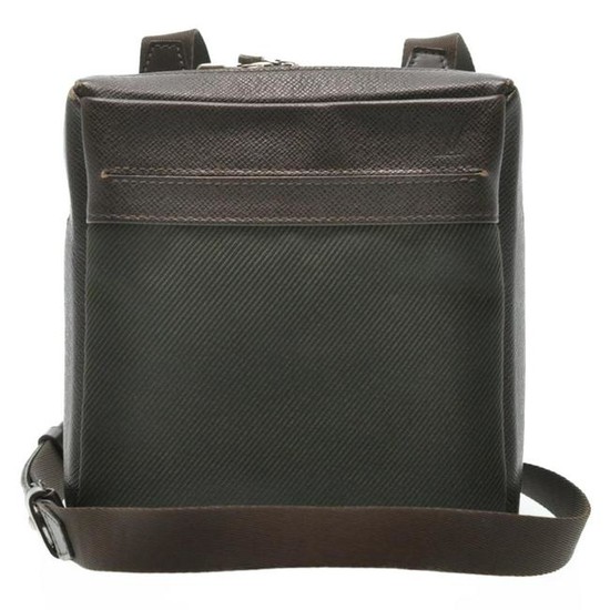 Authentic Louis Vuitton Taiga Sayan Shoulder Bag