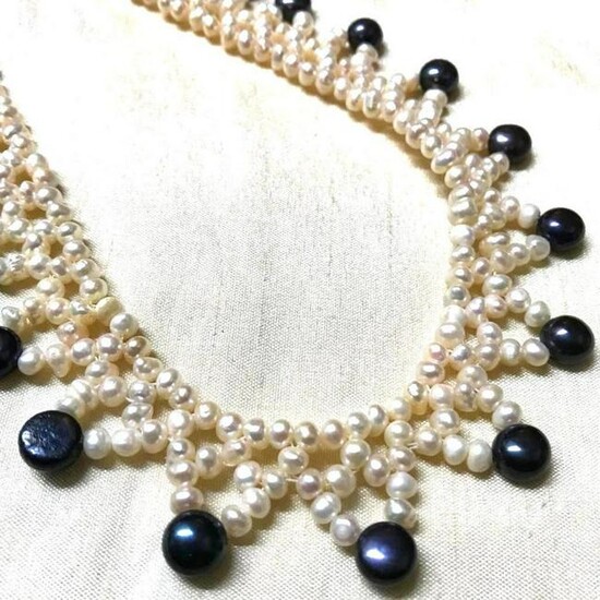 Black & White Freshwater Pearl Collar Necklace