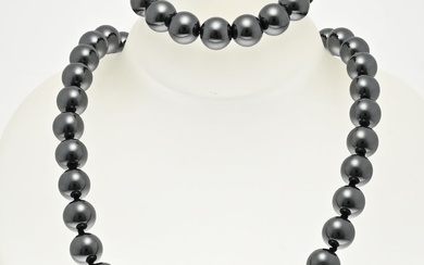 Bracelet and necklace hematite