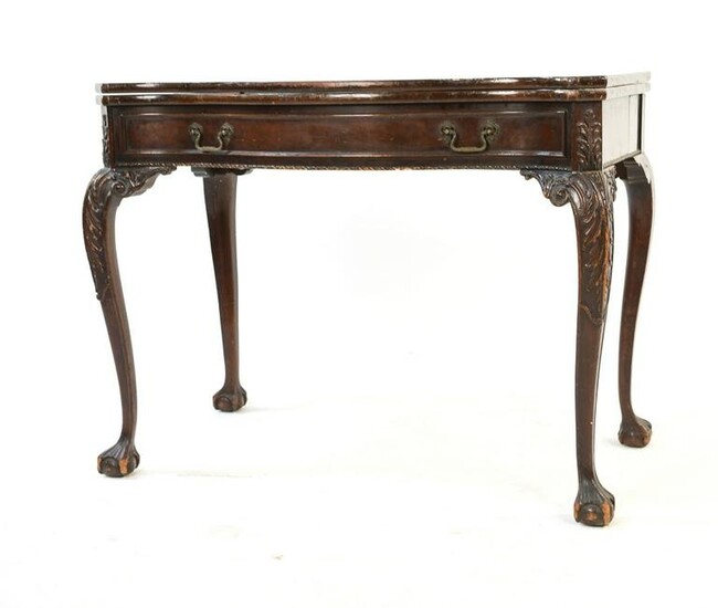 CHIPPENDALE STYLE MAHOGANY FLIP TOP EXT. TABLE