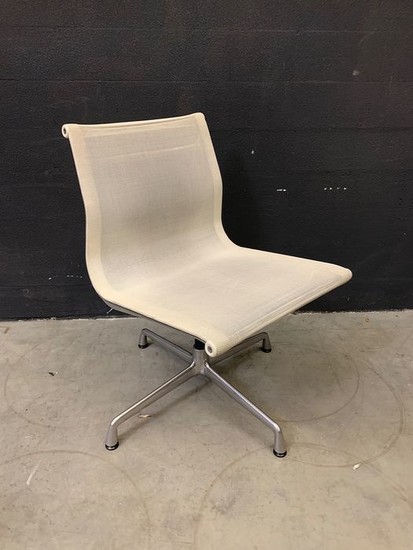 Charles Eames, Ray Eames - Vitra - Chair - EA106 netweave