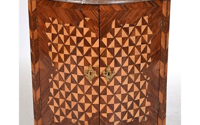 ENCOIGNURE LOUIS XV à façade galbée en placage de bois de violette et de bois...