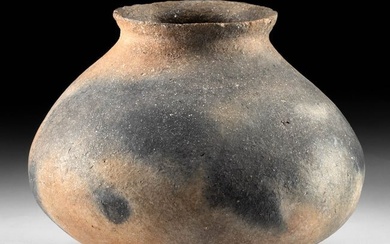 Early Native American Tesuque Pottery Olla
