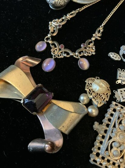 Group Lot Vintage Jewelry Collectibles pieces