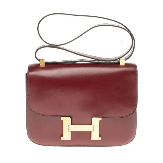 Hermès - Constance 23 cm en cuir box bordeaux et garniture en métal plaqué or Crossbody bag