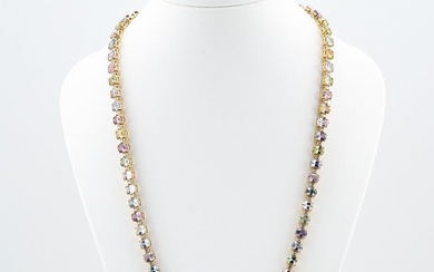 (IGI Certified) - Fancy Sapphire (27.66) Cts (71) Pcs Diamond (1.74) Cts (71) Pcs - Necklace Yellow gold