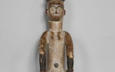 NIGERIA Statue féminine en bois sculpté polychrome. XXe, dans le style des URHUBO H :...