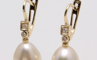 NO RESERVE PRICE - 14 kt. Yellow Gold- 10x11mm Champagne Golden South Sea Pearls - Earrings - 0.07 ct