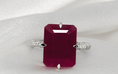 No Reserve Price - 14 kt. White gold - Ring - 10.56 ct Ruby - Diamonds