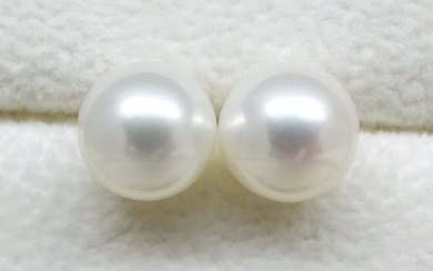 No Reserve Price - Akoya Pearls, Round 8,5 -9 mm Earrings - White gold