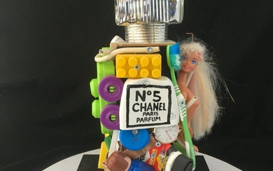Norman Gekko (XX-XXI) - Chanel N.5 Junkyard