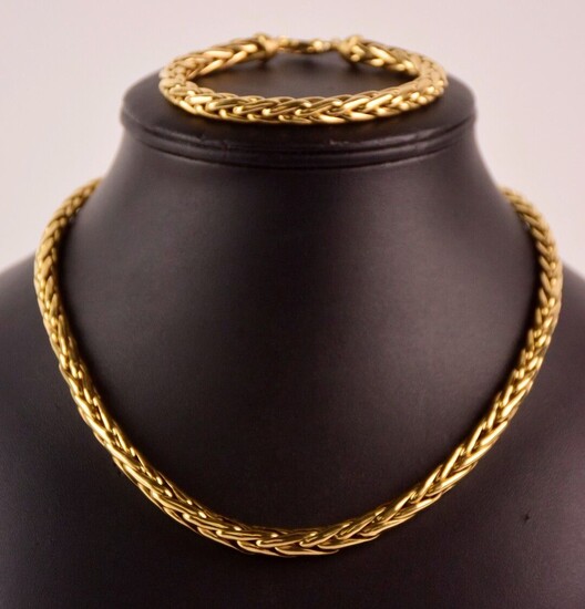 Parure comprenant un collier et un bracelet en or jaune...